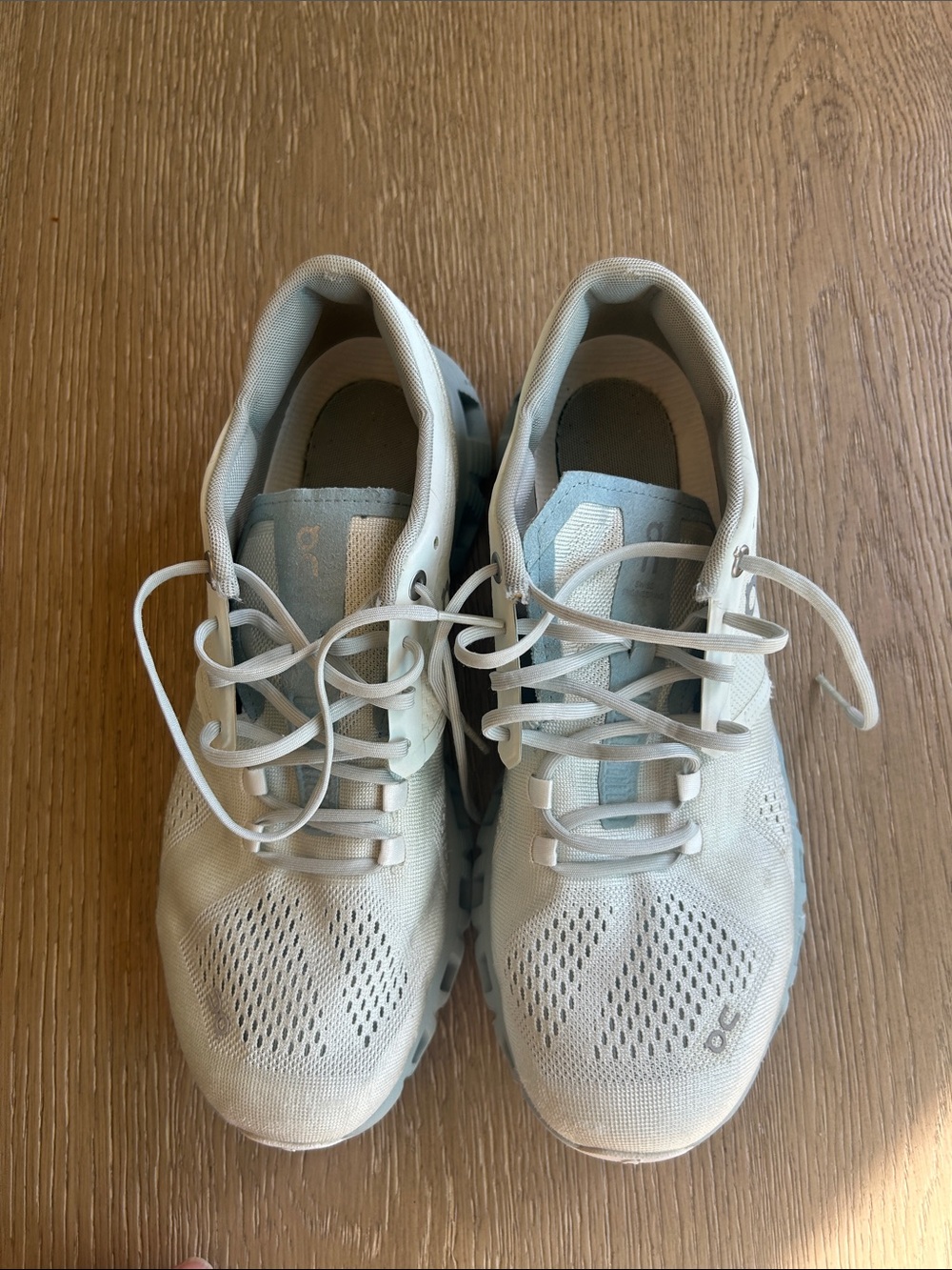 Light Green On Running Sneakers - Women's